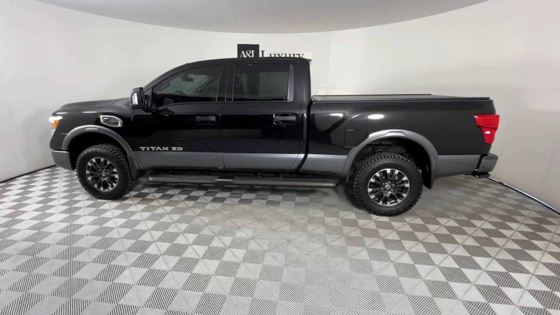 2017 Nissan Titan PRO-4X 4×4